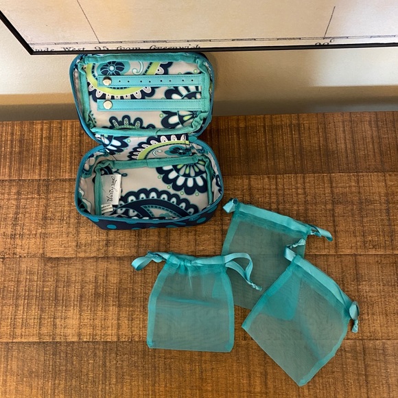 Thirty-one Travel Jewelry Case - Picture 2 of 4